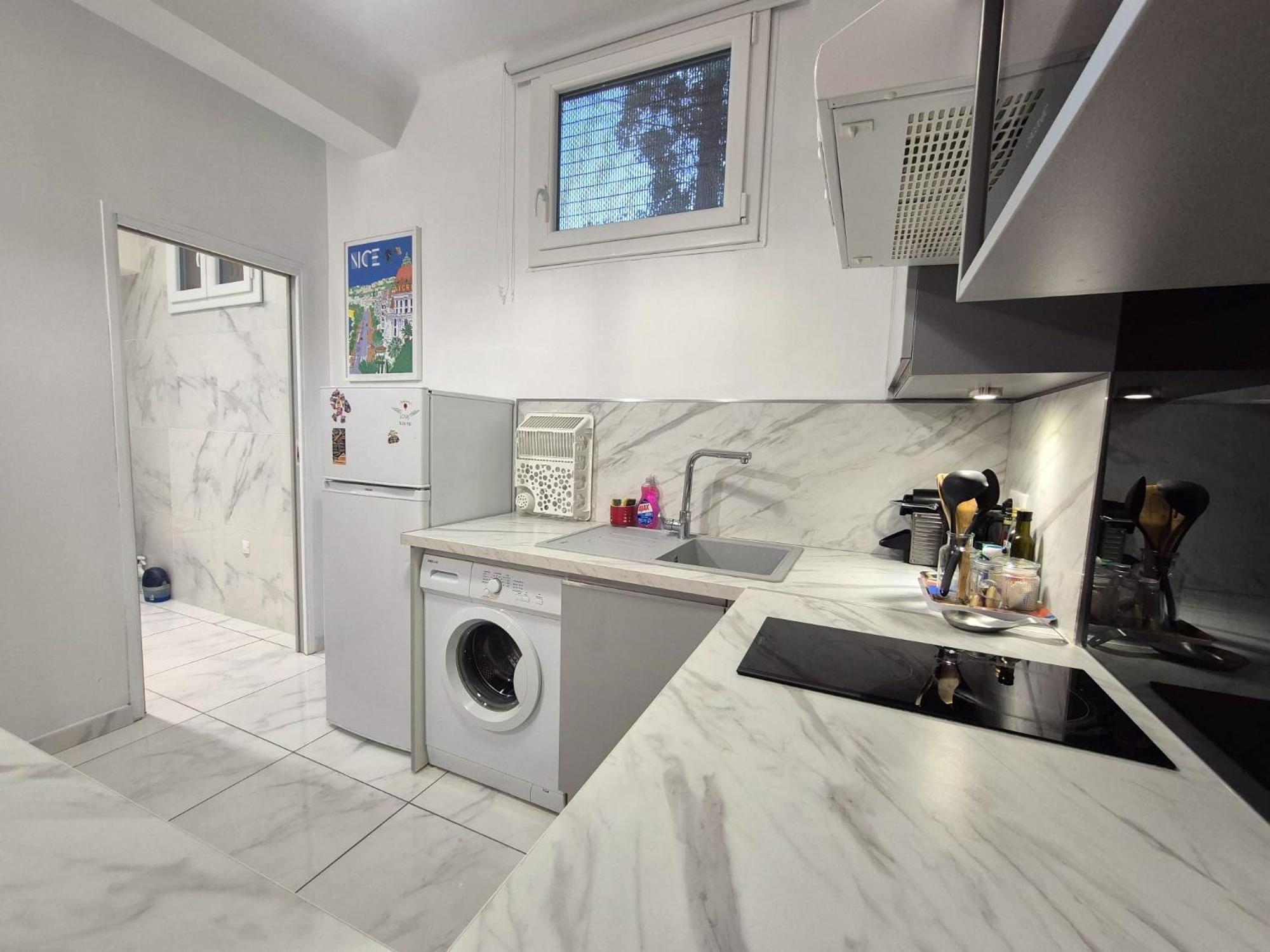 Studio rénové au centre ville  Nice Extérieur photo